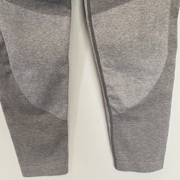 Gymshark Flex Crop Legging Light Gray - Picture 7 of 8
